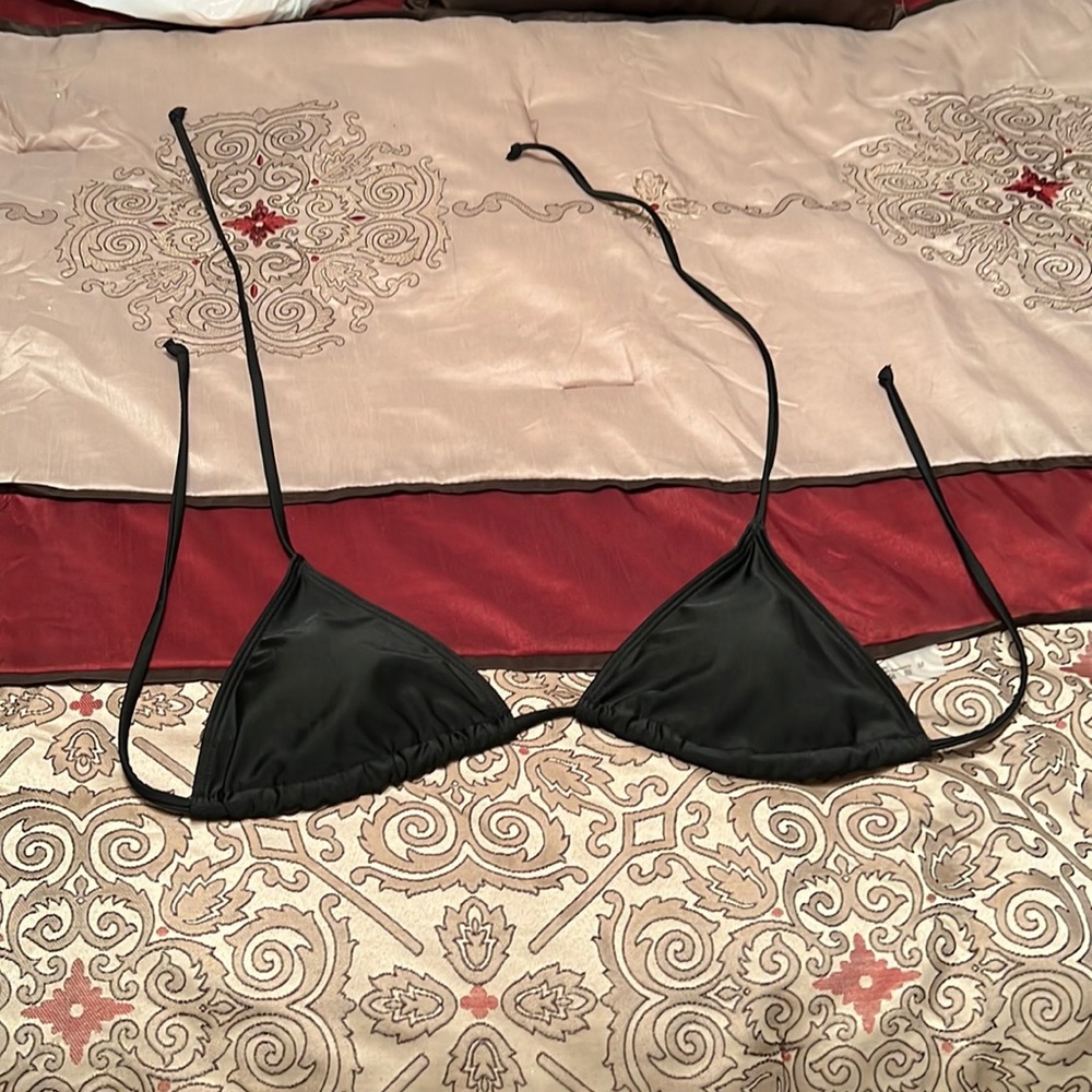 Black bikini top